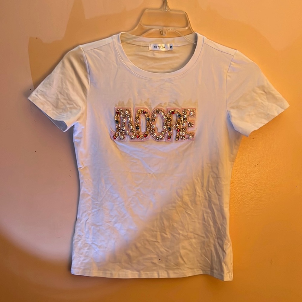 White embroidered women’s T-shirt, size small